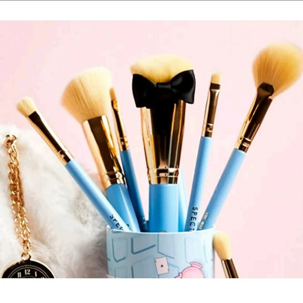 Alice in Wonderland 10 Piece Brush Set